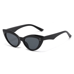 Cat Eye Sunglasses Retro Vintage Style UV400 Protection PC Frame Rivet Detail Fashion Travel Eyewear For Women