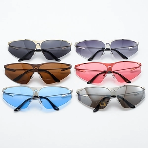 Lunettes de soleil Y2K futuristes avec logo croissant de lune en six couleurs variées