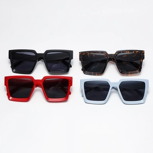 Occhiali da sole quadrati oversize classici da donna in nero leopardo rosso e blu