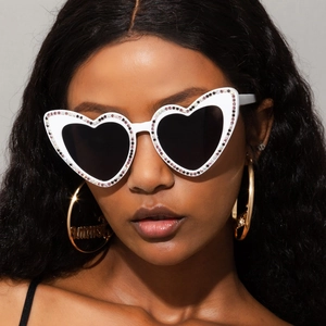 Lunettes De Soleil En Forme De Cœur Avec Strass Monture En Plastique Protection UV400 Mode Rétro Y2K Pour Femmes