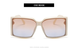 Dettaglio di occhiali da sole quadrati beige con lenti graduate arancioni e azzurre