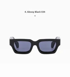 Vue détaillée de lunettes de soleil carrées noir brillant avec monture épaisse et code C04