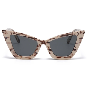 Lunettes de soleil œil de chat rétro avec monture écaille beige et verres gris foncé tendance