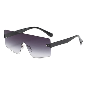 Fashion rimless oversized sunglasses with gradient purple lenses and black frame