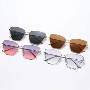Schicke Oversize Katzenaugen Sonnenbrillen Set mit Metallrahmen in vier modischen Farben