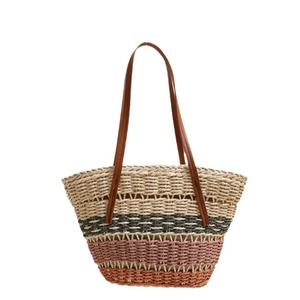 Sac à bandoulière en paille rayé coloré avec patchwork multicolore et anses en cuir