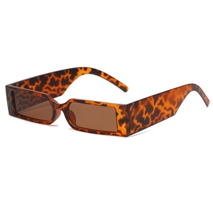 Vintage tortoiseshell rectangular sunglasses with dark brown lenses for punk hip-hop style