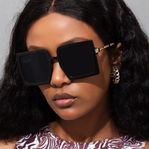 Lunettes De Soleil Carrées Surdimensionnées Plastique Métal Branches À Chaîne Protection UV400 Mode Rétro Hommes Femmes Style