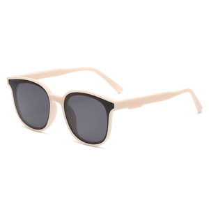 Retro ovale Hip-Hop-Sonnenbrille mit cremeweißem Rahmen und dunkelgrauen Gläsern