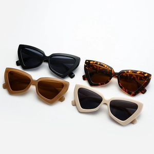 Set di occhiali da sole cat-eye retrò in nero, tartaruga, fulvo e crema per uomo e donna