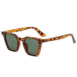 Lunettes de soleil œil de chat rétro en écaille de tortue avec verres vert foncé mixtes