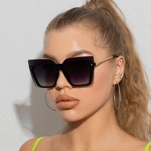 Oversized Square Sunglasses Metal Frame Gradient Lens UV400 Protection Fashion Streetwear For Women Men