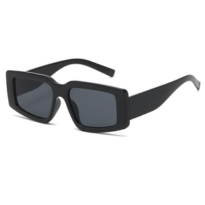 Lunettes de soleil carrées noires surdimensionnées avec monture large pour femmes