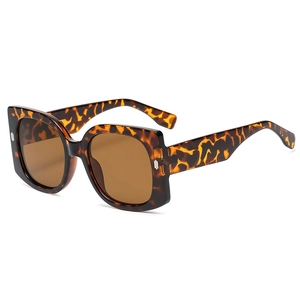 Retro oversized square sunglasses with tortoise frame and dark brown lenses for women