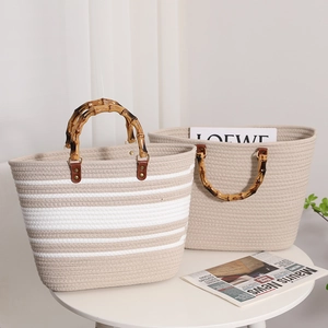 Retro gestreifte Baumwollseil-Strandtasche mit Vintage-Bambusgriffen für Frauen