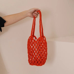 Bolso tote de playa hecho a mano de cuerda de algodón naranja con un estilo bohemio único