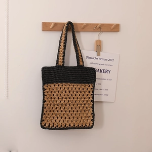 Sac fourre-tout en paille au crochet bicolore noir et beige naturel pour la plage