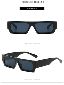 Vue de face et à 45 degrés des lunettes de soleil rectangulaires noires à verres foncés