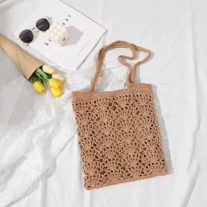 Sac à bandoulière en paille fait main avec crochet ajouré pour les vacances