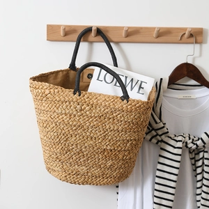 Woven Straw Tote Bag Summer Beach Handwoven Large Capacity Minimalist Vacation Handbag For Women With Magnetic Closure