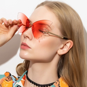 Modische Schmetterling Sonnenbrille randlos mit Verlaufsgläsern und goldenen Metallbügeln