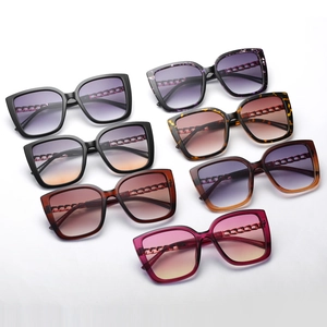 Occhiali da sole cat-eye oversize retrò con aste in metallo in sette colori alla moda