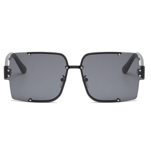 Moderne vierkante half-frame punk zonnebril met zilveren klinknagels en metalen pootjes