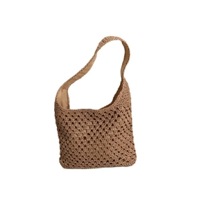 Grand sac à bandoulière décontracté en paille avec design tissé ajouré pour la plage