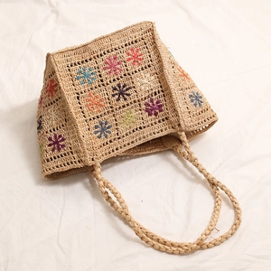 Borsa tote in rafia intrecciata con motivi ricamati colorati per vacanze al mare