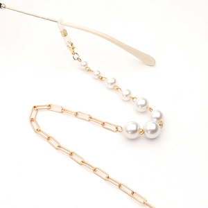 Chaîne à lunettes dorée avec perles blanches et boucles antidérapantes en silicone