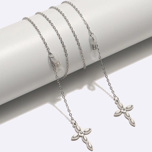 Chaîne À Lunettes Argentée Alliage Métal Pendentif Croix Boucles Silicone Antidérapantes Rétro Punk Sangle