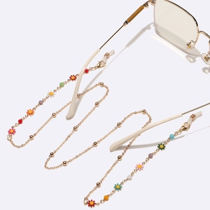 Chaîne de lunettes dorée avec charms fleurs colorés et boucles antidérapantes