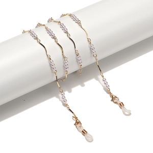 Elegant White Artificial Pearl Glasses Chain With Golden Metal Wave Rods Anti-Slip Silicone Loops Fashion Eyewear Strap For Women