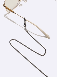 Chaîne de lunettes tendance noire avec texture tissée et boucles de réglage en caoutchouc