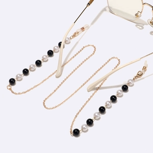 Fashionable 8mm black and white pearl glasses chain with gold metal links and rubber loops