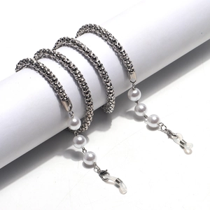 Silver bead eyewear chain with gradient pearls and lobster clasps for glasses or masks