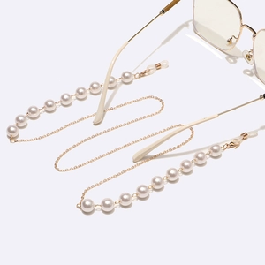 Elegant eyewear chain with 10mm white pearls and gold metal links for glasses
