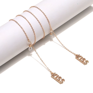 Brillenkette Metall Rutschfestes Brillenband Gold Strass KISS Buchstaben Anhänger Maskenband Punk Stil Für Damen