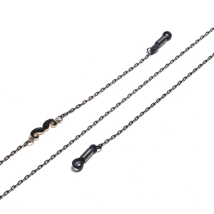 Handgefertigte Brillenkette aus Metall mit schwarzem Schnurrbart-Anhänger und Silikonschlaufen