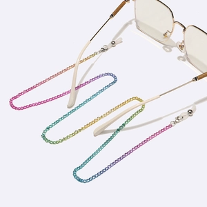 Chaînes de lunettes en métal arc-en-ciel dégradé avec boucles de fixation antidérapantes