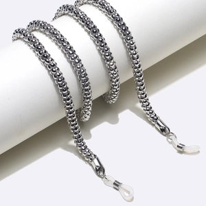 Catenella per occhiali in metallo argento 6mm con anelli in silicone antiscivolo regolabili