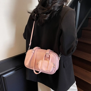 Bolso bowling rosa con múltiples bolsillos, mini estuche y correa de hombro