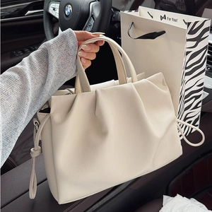 Ruched PU Leder Tote Tasche Für Frauen Litchi Grain Plissiert Cloud Schulter Handtasche Verstellbarer Riemen Urban