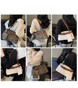Meerdere weergaven van een vintage hobo-tas van imitatieleer met een bijpassend muntzakje