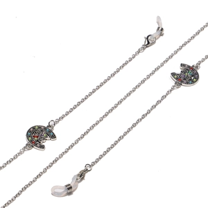 Silberne Punk-Brillenkette mit bunten Hufeisen-Anhängern und rutschfesten Schlaufen