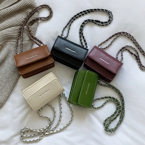 Mini Borsa A Tracolla Da Donna In Pelle PU Borsa Quadrata Con Patta E Tracolla A Catena Moda Stampa Lettere Astuccio