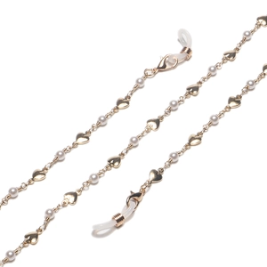Handgemaakte gouden brillenkoord met witte parels en hartjes voor bril of masker
