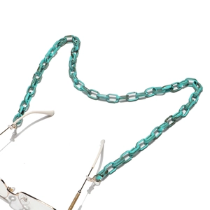 Chaîne de lunettes en acrylique marbré vert avec maillons rectangulaires et embouts gomme