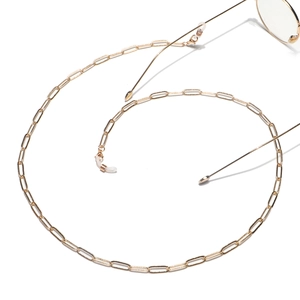 Chaîne de lunettes dorée élégante avec maillons creux et connecteurs en silicone réglables