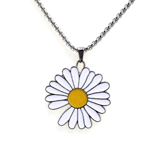Daisy Flower Pendant Necklace Stainless Steel Box Chain Alloy Enamel Floral Hip Hop Streetwear Jewelry For Men Women